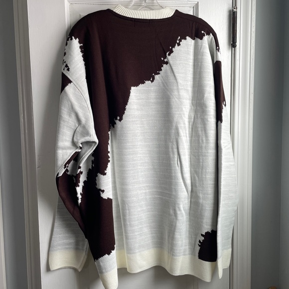 Men’s Cow Print Sweater - Picture 4 of 5